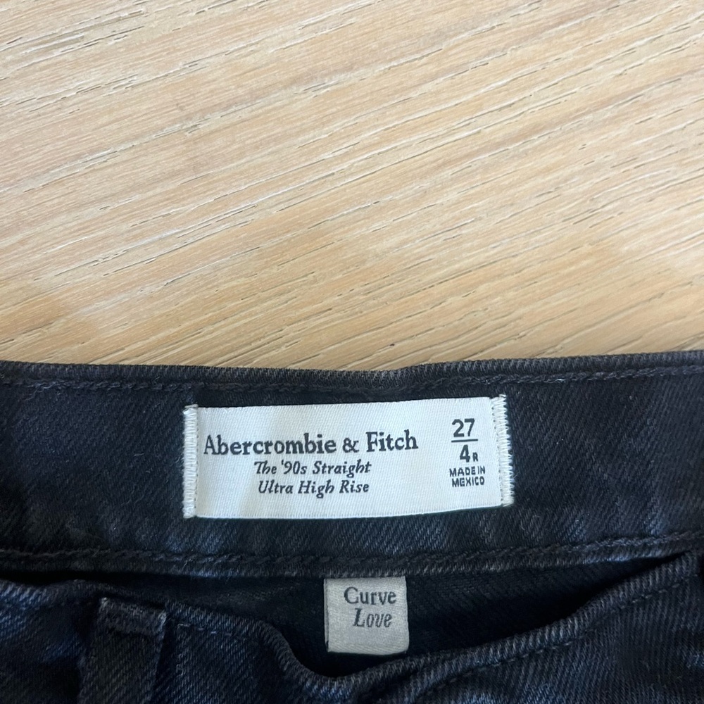 Abercrombie & Fitch 90’s Ultra High Rise Straight Jeans
